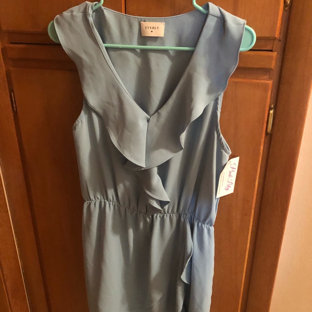NWT, light blue Everly dress, L